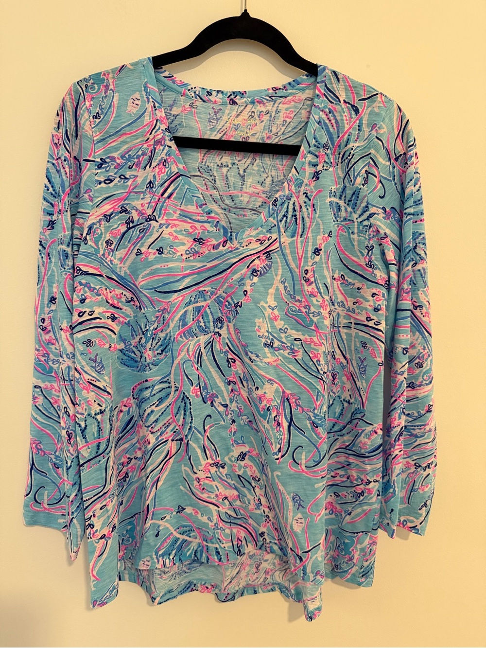 *LIKE NEW* Lilly Pulitzer Jellyfish Aqua V-Neck 3/4 Sleeve Printed Top